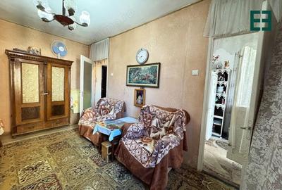 Garsoniera etajul 3 zona Aurel Vlaicu - Arad - 2