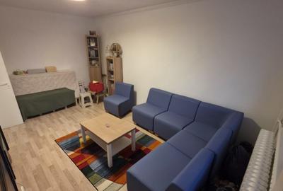 Apartament cu 2 camere semidecomandat, mobilat în Titan