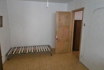 Avrig - Mihai Bravu, parter cu logie mare inchisa, langa parc Avrig - Mihai Bravu, parter cu logie mare inchisa, langa parc - 8