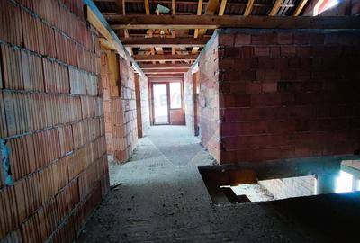 Casă cu 4 camere cu Teren 294 Mp în Cristian - 6