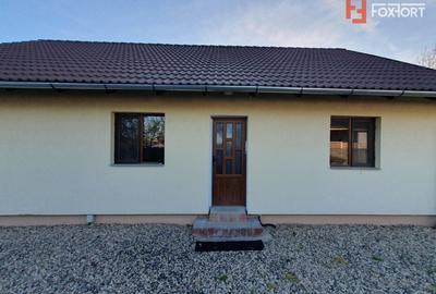 Casă individuală cu 4 camere cu Canalizare în Sânmihaiu Român - 3