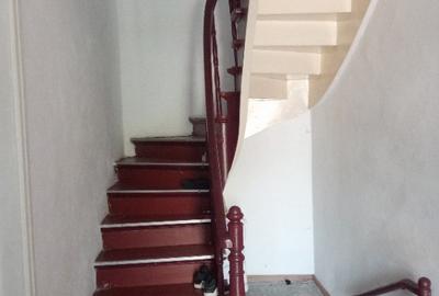 Casă cu 4 camere cu Teren 160 Mp în Central - 2