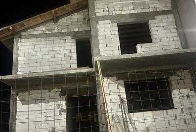 Casă cu 4 camere în Central - 1