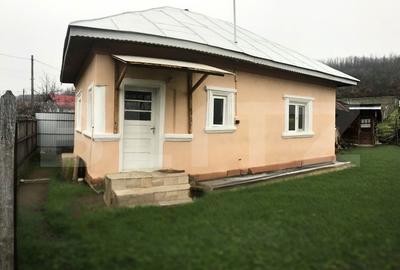Casă cu 2 camere cu Teren 1724 Mp în Central - 1