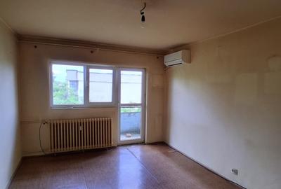 Apartament cu 3 camere semidecomandat în Giurgiului - 2