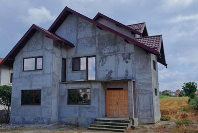 Casă cu 4 camere în Central - 7