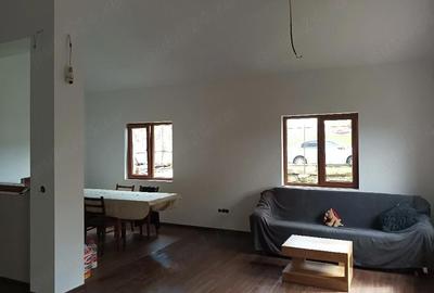 Casă cu 2 camere cu Teren 903 Mp în Mărtinești - 9