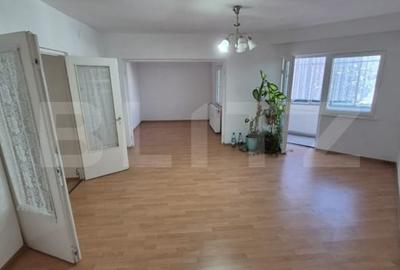 Apartament 4 camere de vanzare - Deva, Bulevardul Decebal - 1