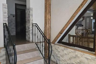 Spațiu comercial, de 1,000 mp, în Central - 7