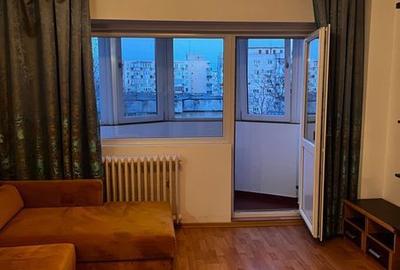 Garsonieră decomandată în Uverturii