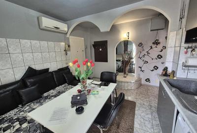 Apartament cu 2 camere decomandat în Micro IV