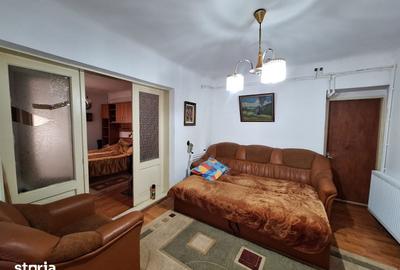 Casă cu 6 camere cu Teren 1000 Mp în Frumușani - 14