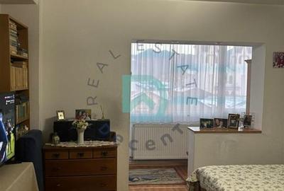 Apartament cu 3 camere decomandat în Răcădău - 8