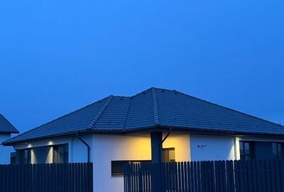 Casă individuală cu 4 camere cu Canalizare în Sânpetru - 1