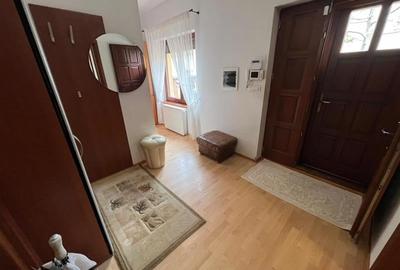 Proprietate deosebita de vanzare in centrul Bacaului- eleganta, istorie si inves - 11