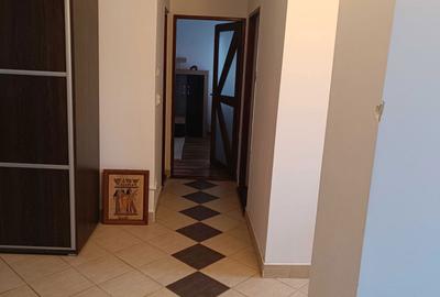 Apartament cu 3 camere decomandat în Central - 2