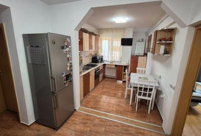 Apartament cu 3 camere decomandat în Central - 2