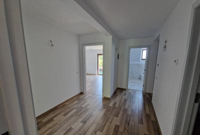 Casă cu 7 camere cu Teren 400 Mp în Ultracentral
