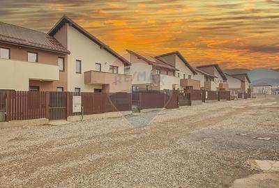 Casă cu 4 camere cu Teren 220 Mp în Baciu - 3