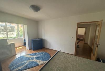 RACADAU - 2 camere, decomandat, mobilat, utilat, etaj 1/4, boxa!