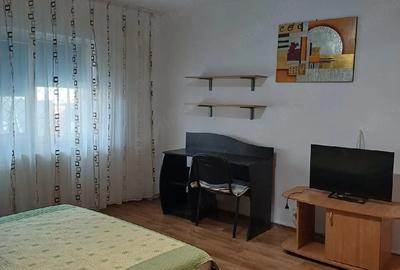 Garsonieră decomandată în - 1