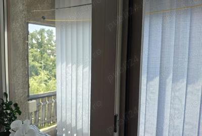 Apartament cu 3 camere zona ultracentrala Bazar confort 1 Etaj 3 S=88mp Pret: 92.000 euro - 2