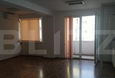 Apartament de vanzare, cu o camera, 44 mp, zona centrala - 3