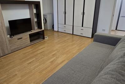 Apartament cu 2 camere semidecomandat în Berceni