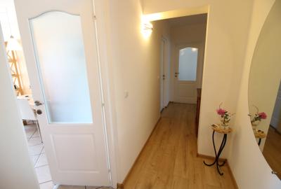 Apartament cu 4 camere decomandat, mobilat în Piața Centrală - 1