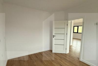 Casă cu 4 camere cu Teren 373 Mp în Central - 1