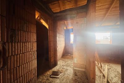 Casă individuală cu 7 camere cu Canalizare în Giroc - 10