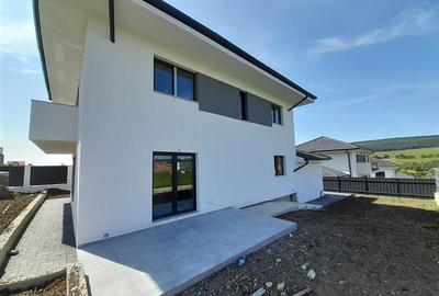 Casă individuală cu 4 camere cu Canalizare în Chinteni - 2