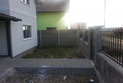 Casă cu 5 camere în Giroc