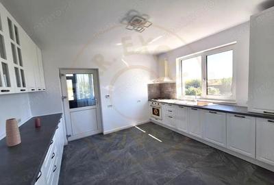 Casă cu Teren 500 Mp în Catane - 10