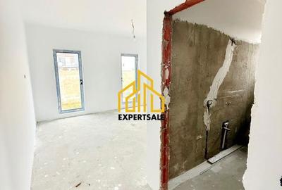 Casă cu 4 camere cu Teren 700 Mp în Central - 2