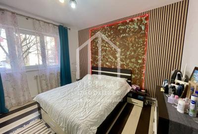 Apartament cu 3 camere decomandat, mobilat în Vasile Aaron - 2