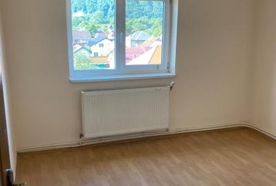 Apartament cu 3 camere decomandat în Sud - 3