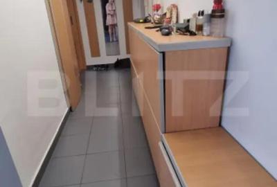 Apartament cu 3 camere semidecomandat în Semicentral