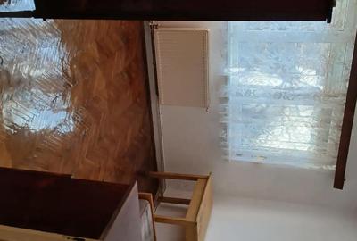 Apartament cu 3 camere semidecomandat în Central - 2