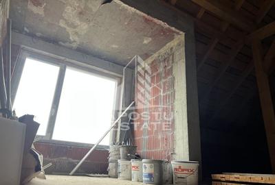 Triplex cu 5 camere, P+ E, In Sanandrei - 9