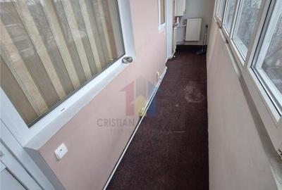 Apartament cu 3 camere decomandat în Obor