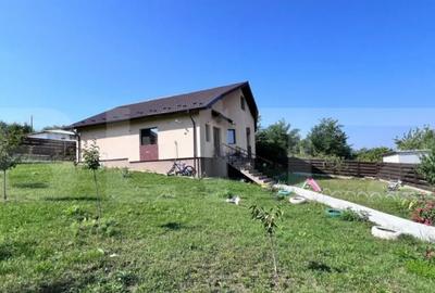 Casă cu 3 camere cu Teren 800 Mp în Tomești - 2