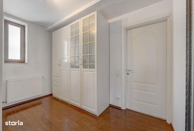 Casă cu 7 camere cu Teren 300 Mp în Ghencea - 19