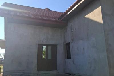 Casă cu 7 camere cu Teren 1118 Mp în Central - 2