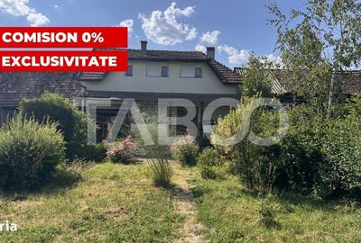 Casă cu 4 camere cu Teren 340 Mp în Roșia