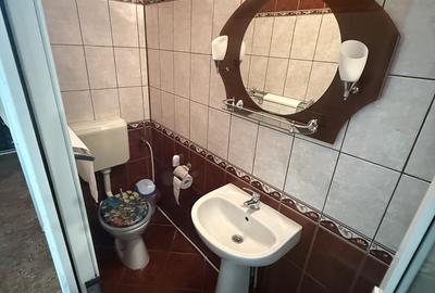 Apartament cu 3 camere decomandat în Berceni
