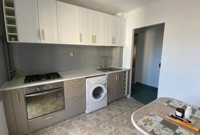 Apartament la 10 minute de UMF , 2 camere decomandate , et 3 din 4 - 6