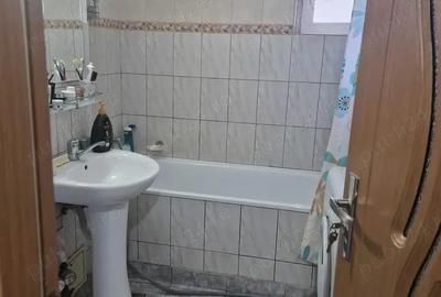 Garsoniera Trivale etaj1 din4 45 mp moderna 2 balcoane bloc 2005 65000euro - 4