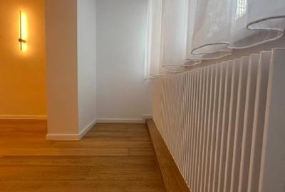 Vand apartament proaspat renovat , finisaje lux - 2