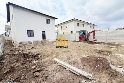 Casă cu 4 camere în Prelungirea Ghencea